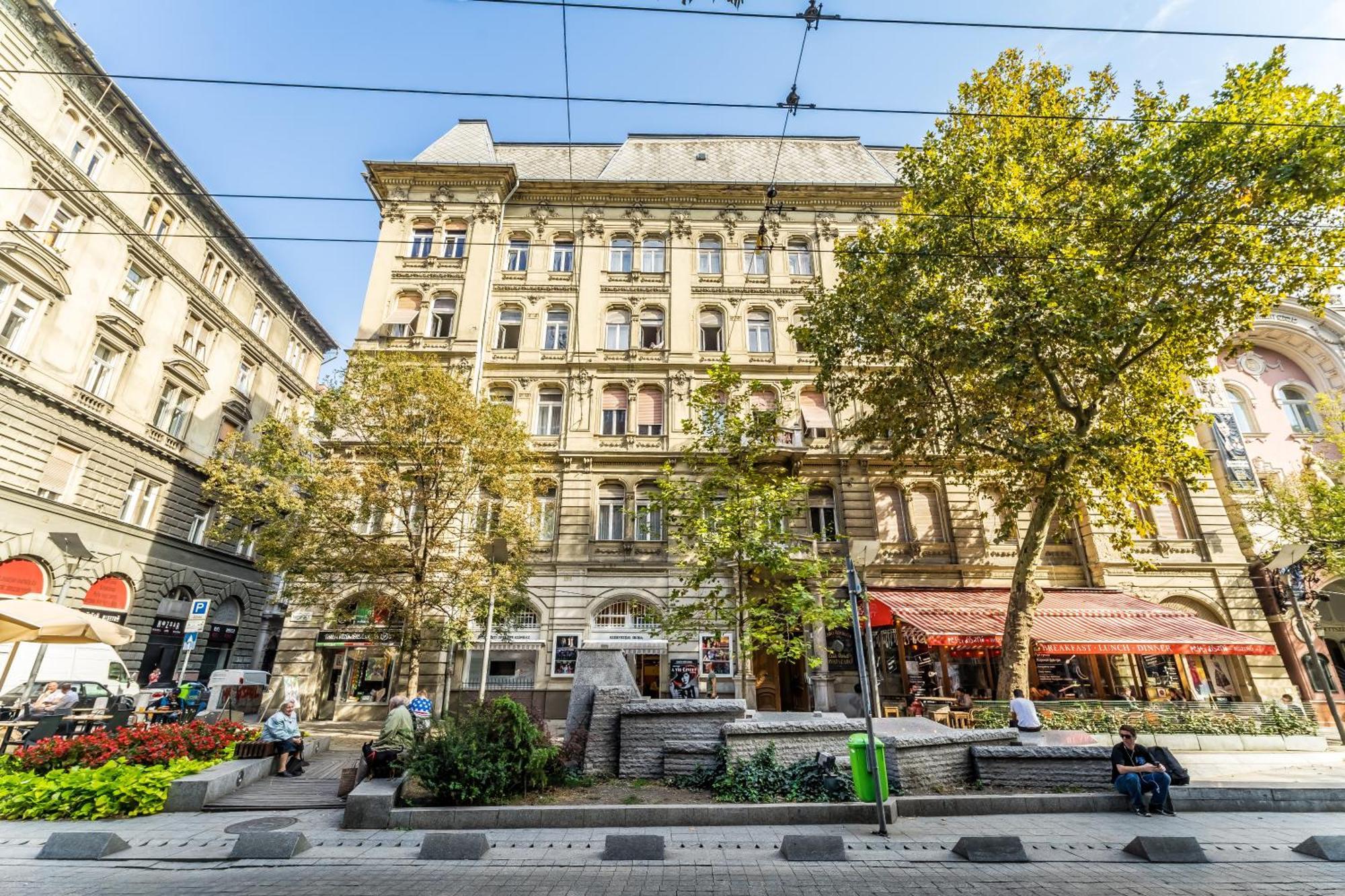 Cozy Little Flat In The City Center ブダペスト エクステリア 写真